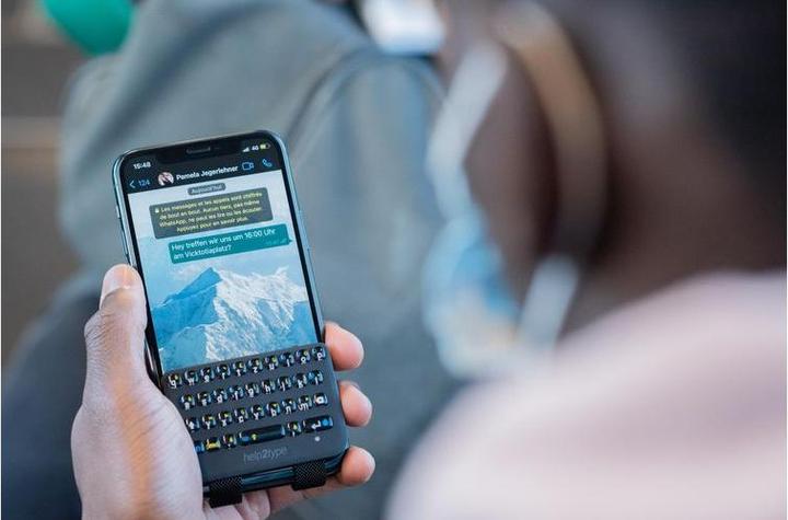 Produktbild Help2type Smartphone Keyboard (CH, Kabellos)