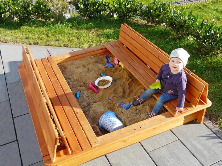 Actual product image Weka Holzbau Sandpit 196 B, size 1, with folding cover, honey brown