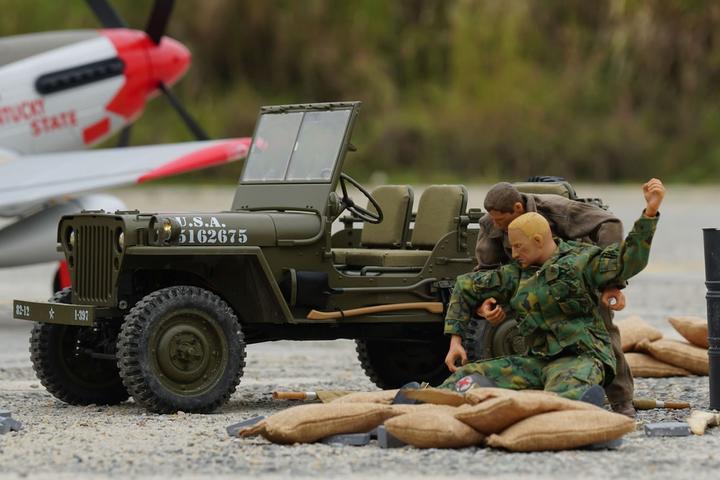 Immagine prodotto RocHobby Scala Crawler 1941 MB Willys Jeep (RTR pronto all'uso)