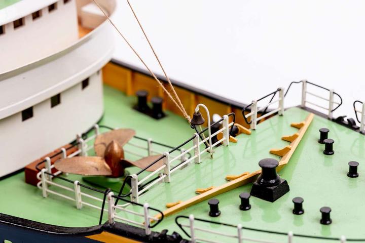 Produktbild Billing Boats Zwarte Zee Plastic Hull - (428349) (900 cm)