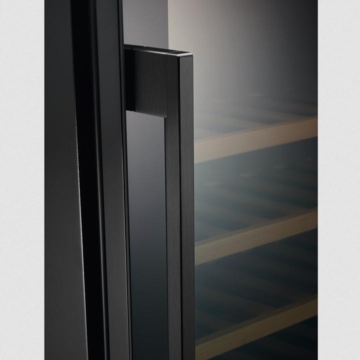 Produktbild AEG AWUS020B5B 5000 Weintemperierschrank / bis zu 20 Flaschen