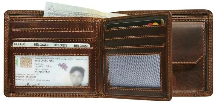 Actual product image Maverick Wallet Original 11.5 x 9.8 cm, Brown