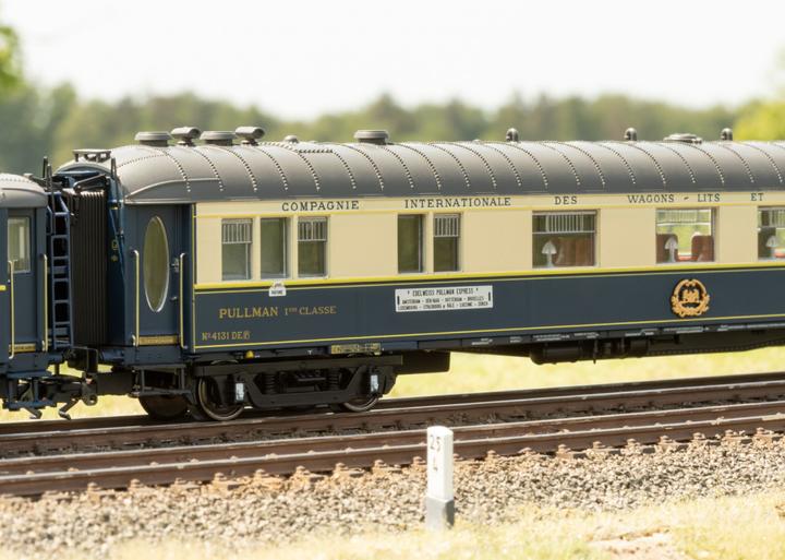 Actual product image Märklin 42470 H0 Pullman Car Set "Edelweiss" of the CIWL (Track IIG)