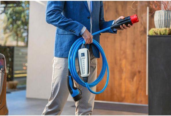 Produktbild NRGkick 32A 7,5m Set Optimal GSM inkl. Adapter und Tasche (Typ 2, 22 kW, 32 A, CEE 32, CEE 16)