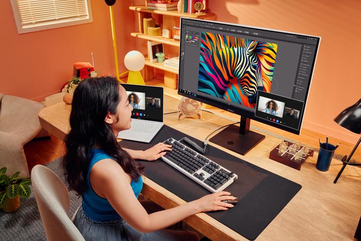 Productafbeelding HP OMEN Transcend 31,5 inch UHD 240Hz OLED Gaming Monitor - OMEN Transcend 32 (3840 x 2160 Pixels, 31.50")