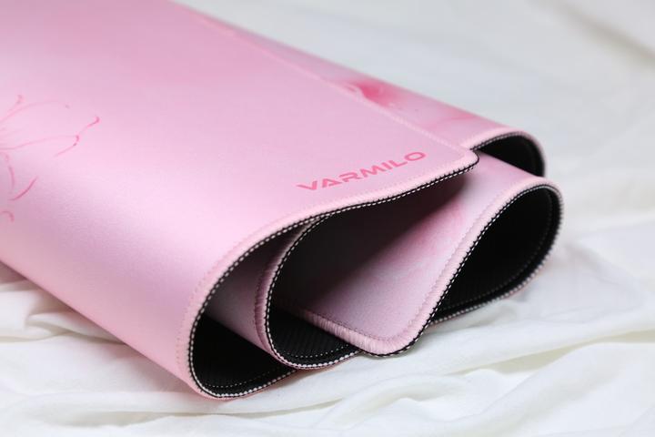 Actual product image Varmilo Sakura (XL)