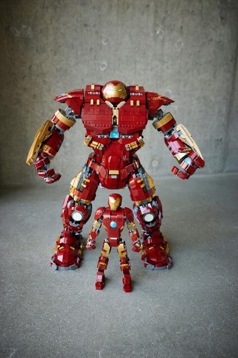 Actual product image LEGO Hulkbuster (76210, LEGO Marvel, LEGO Rare Sets)