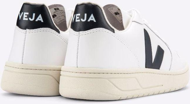 Actual product image Veja V-10 (43)