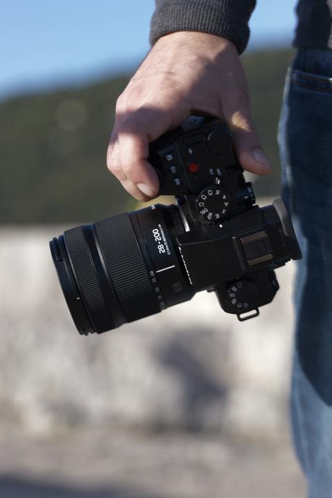 Actual product image Panasonic Lumix S 28-200mm f/4- 7.1 Macro (L-Mount, full size)