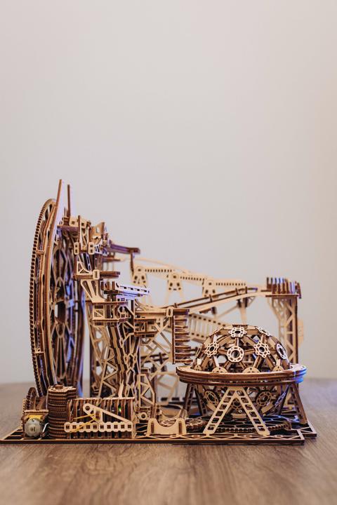 Image du produit Wood Trick Circuit de billes Galaxy - Kit de construction en bois 3D