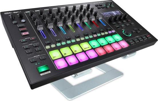 Produktbild Roland MC-707 Groovebox mit Ständer Silber