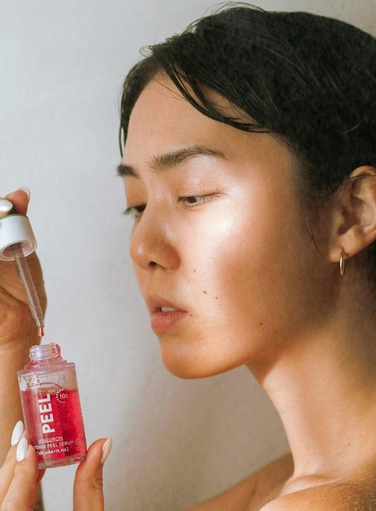 Immagine prodotto Madara Siero peeling naturale AHA e Hyaluron - 30ml - Mádara (30 ml)