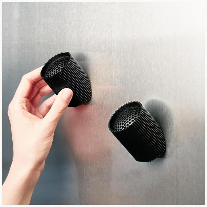 Actual product image Lexon Ray Speaker Zestaw Magnetycznych Głośników Bluetooth czarny/black LA132MN3 (8 h)