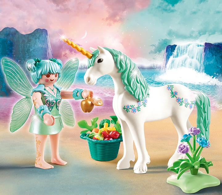 Actual product image Playmobil Unicorn with Feeding Fairy (70655)