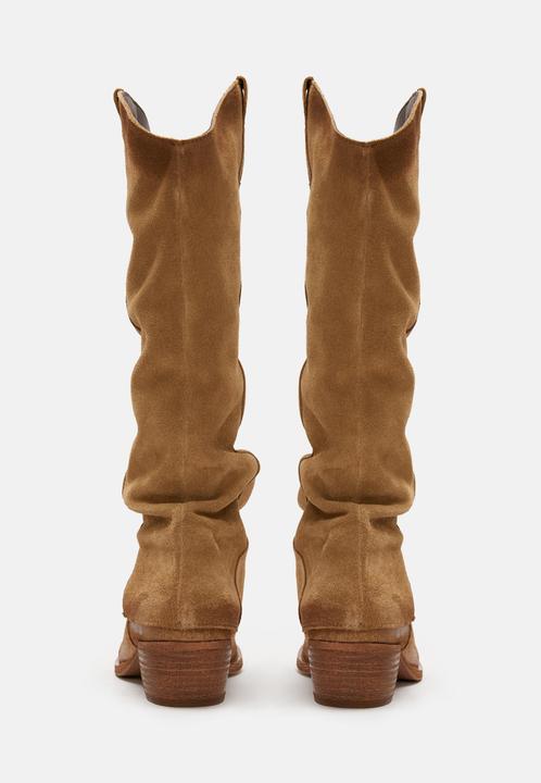 Produktbild Felmini Dresa C833, der mittelhohe Stiefel, besticht durch eine Mischung aus Raffinesse und Einzigar (37)
