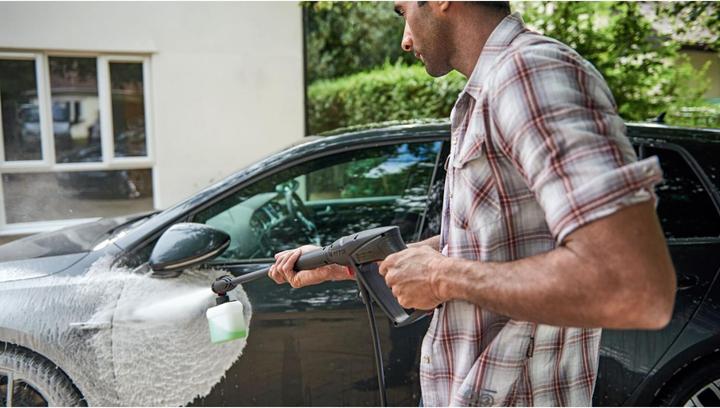 Actual product image Bosch Home & Garden Universal Aquatak 135 (Electrical connection)