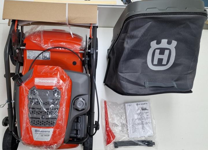 Actual product image Husqvarna LC 140P (Petrol)