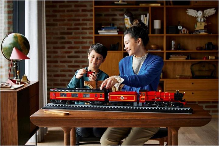 Actual product image LEGO Hogwarts Express – Sammleredition (76405, LEGO Harry Potter, LEGO Rare Sets)
