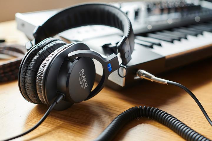 Produktbild Roland RH-200 (keine Geräuschunterdrückung, Kabelgebunden)