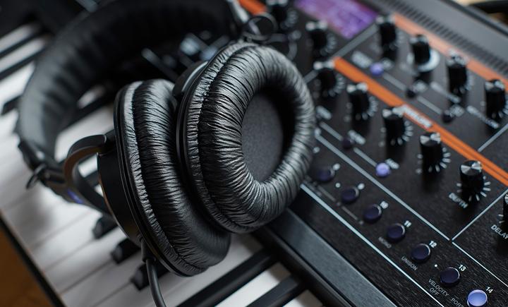 Produktbild Roland RH-200 (keine Geräuschunterdrückung, Kabelgebunden)