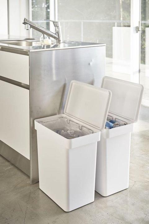 Produktbild Yamazaki Luftdichter Mülleimer mit Rollen TOWER (25 l)