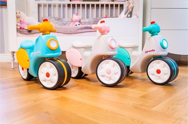 Actual product image Falk Toys Strada Early Years Scooter