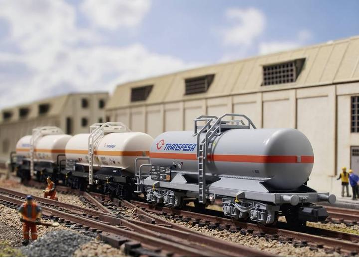 Produktbild MiniTrix 18267 N 3er-Set Kesselwagen TRANSFESA der RENFE (Spur VI)