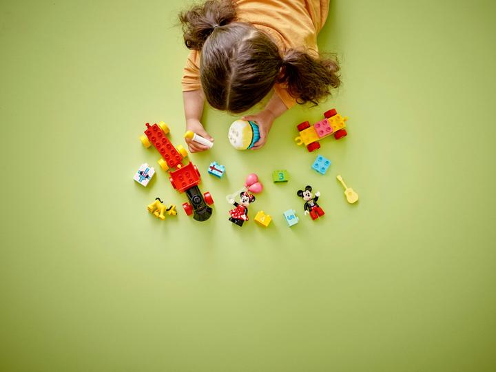 Produktbild LEGO Mickys und Minnies Geburtstagszug (10941)