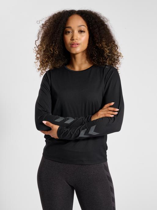Actual product image hummel Mt Taylor T-Shirt L/S (S)