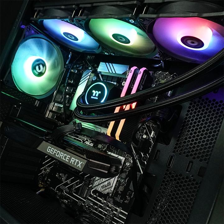 Image du produit Thermaltake Tt Hyperion bk V2 PC gamer i7 32 N W11H PC-000028-FR (Intel Core i5-13600KF, 32 Go, 1000 Go, GeForce RTX 4070 Ti)