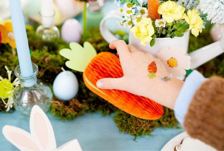 Immagine prodotto Partydeco Paper decoration honeycomb Carrot, orange, 20 cm (1 pkt / 1 pc.) (1 x, 20 x 7 cm)