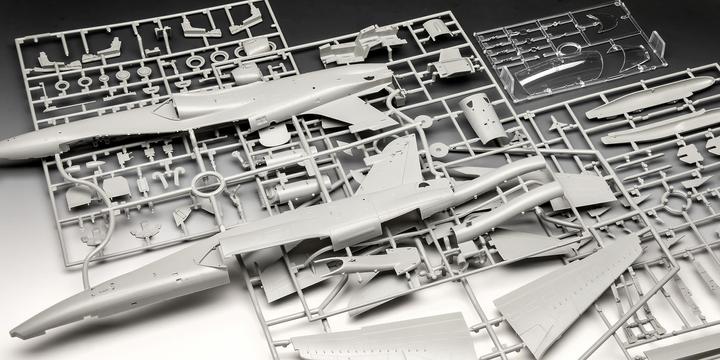Actual product image Revell BAe Hawk T2