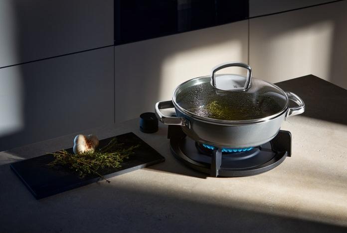Actual product image WMF Fusiontec mineral braising pan with (24 cm, Casserole + Stewpot, Merger technology)