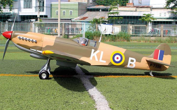 Actual product image Seagull Models SG-Models ) Spitfire Giant 86" 55cc with electric retractable landing gear and matt (Warbird)
