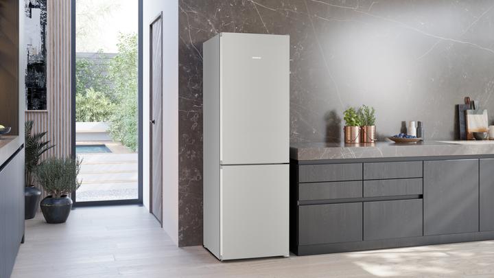 Produktbild Siemens iQ300, Freistehende Kühl-Gefrier-Kombination mit Gefrierbereich unten, 186 x 60 cm, Edelstahl antiFi (321 l)