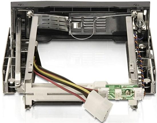 Produktbild Delock 5.25-Einbaurahmen 3.5 SATA HDD geschützt, Hot-Swap