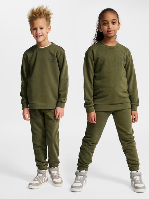 Actual product image hummel hmlJR BASE SWEAT SET (140)