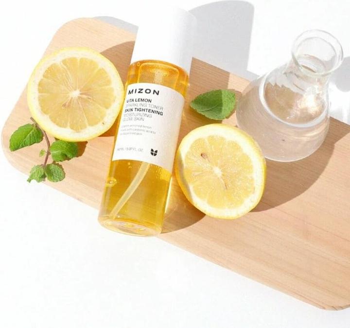 Actual product image Mizon Vita Lemon Sparkling Toner Moisturizng & Glow Skin musujący toner do twarzy Lemon 150ml (150 ml)