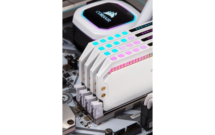 Actual product image Corsair Dominator Platinum RGB (2 x 8GB, 3600 MHz, DDR4-RAM, DIMM)