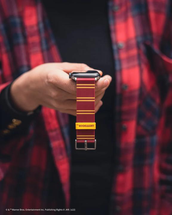 Actual product image Moby Fox Strap Smartwatch Harry Potter Gryffindor 22 mm (22 mm, Stainless steel, Silicone)