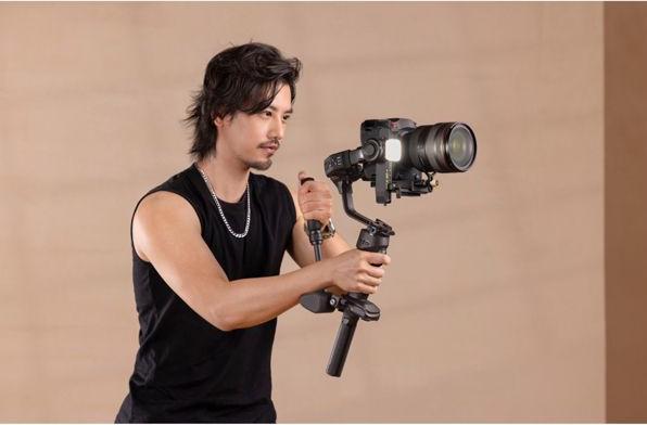 Produktbild Zhiyun Crane 4 Combo (Spiegelreflexkamera, Systemkamera, 6 kg)