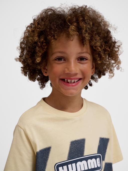 Actual product image hummel hmlPETS T-SHIRT S/S (146)