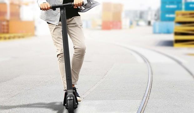 Image du produit Segway-Ninebot KickScooter ES1 (20 km/h, 25 km, 250 W)