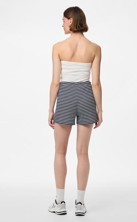 Actual product image Pieces PCSOFFI HW WIDE FIT Shorts (S)