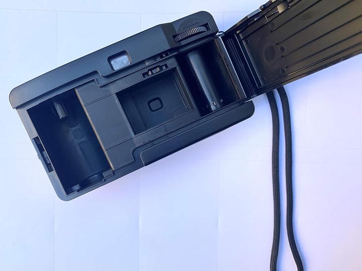 Actual product image AGFAPHOTO Analoge Kleinbildkamera-Set mit SW-Film