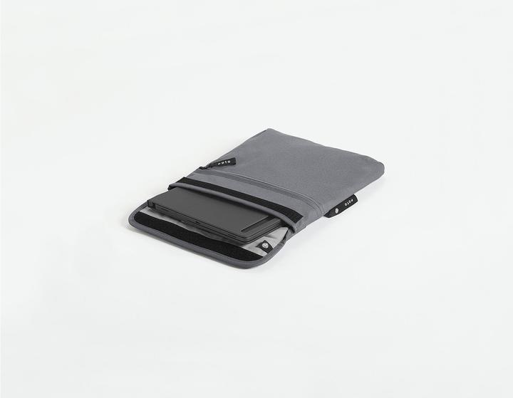 Actual product image Eoto ROAM:OFFICE M tablet and laptop bag, up to 12", sustainable (12")
