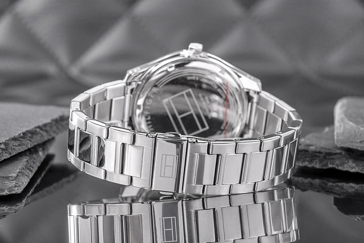 Actual product image Tommy Hilfiger Tyler (Analogue wristwatch, 44 mm)