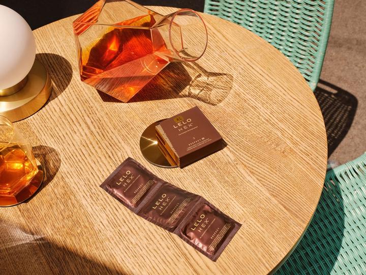 Actual product image LELO HEX Condoms Respect XL (3 pcs.)