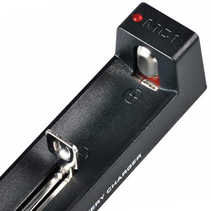 Actual product image AccuCell 18650 Li-ion Akku und 1-Schacht USB-Schnellladegerät mit bis zu 1Ah Ladestrom (1 pcs., 18650, 1000 mAh, Battery + charger)