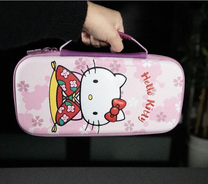 Produktbild Konix Hello Kitty Pro Carry Bag - 3D (Switch, Switch OLED)